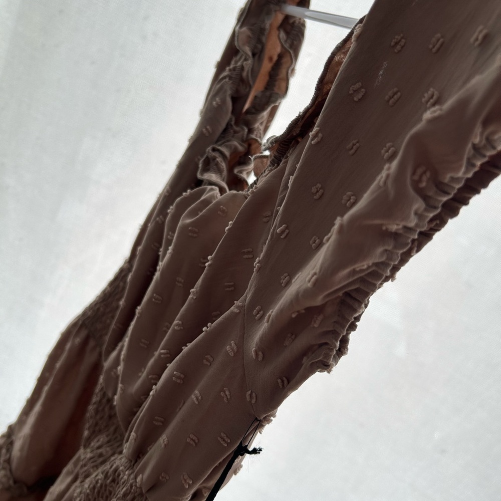 Elegant Brown Sleeveless Dress - Picture 4 of 6